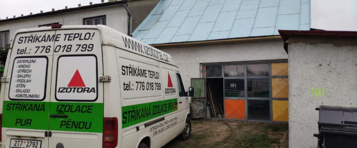 stříkaná izolace a zateplení - Izotora