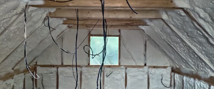 stříkaná pěnová izolace a zateplení – Izotora