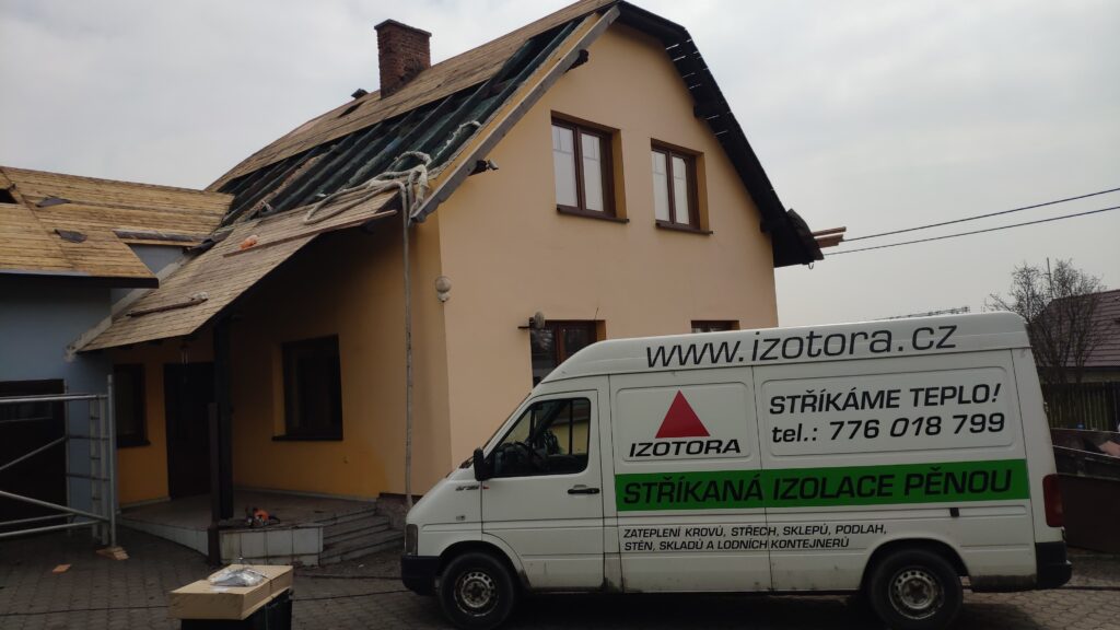 stříkaná izolace a zateplení – Izotora